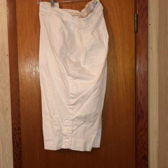 Capris - Picture 1 of 3